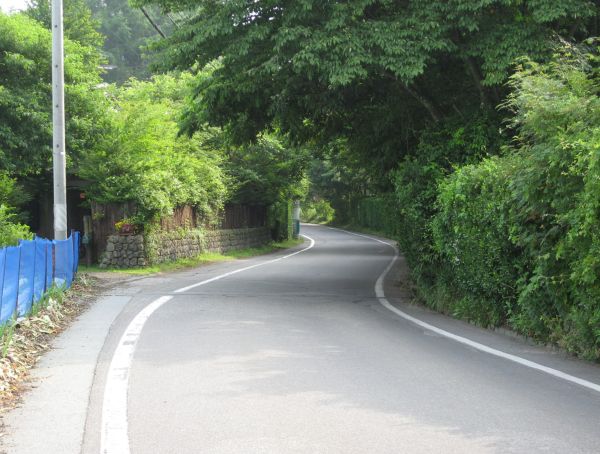 御代田駅に向かう旧中山道