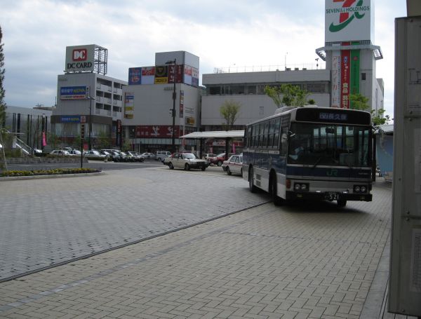 上田駅にバスがやって来た