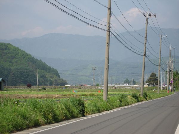 田園を行く旧中山道