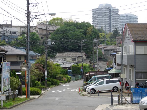 坂を上り下りする旧東海道