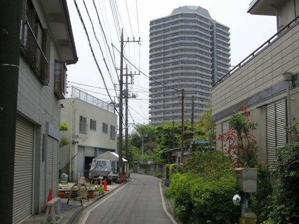 住宅地の路地のような旧東海道