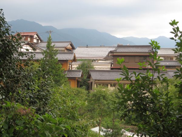 永昌寺から見た藤村記念館