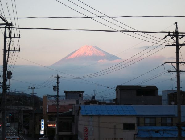 富士川駅前の富士山