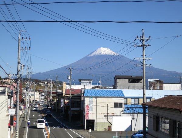 富士川駅前の富士山