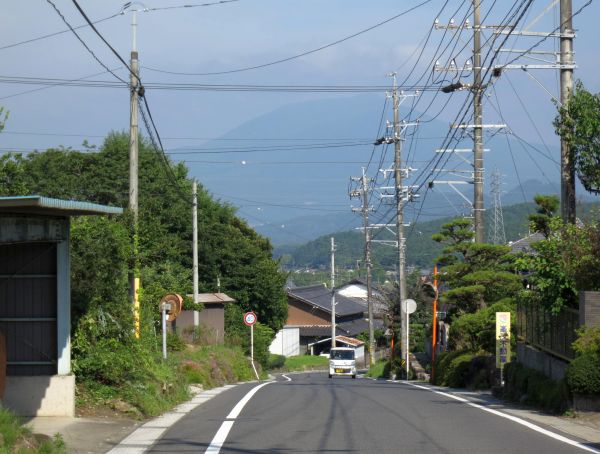 笠置山に向かって歩く