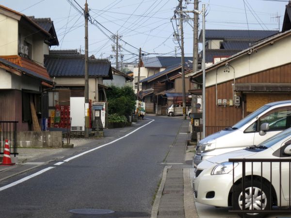 中津川宿を出る