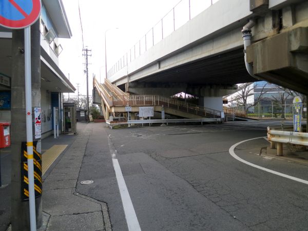 名鉄三柿野駅前