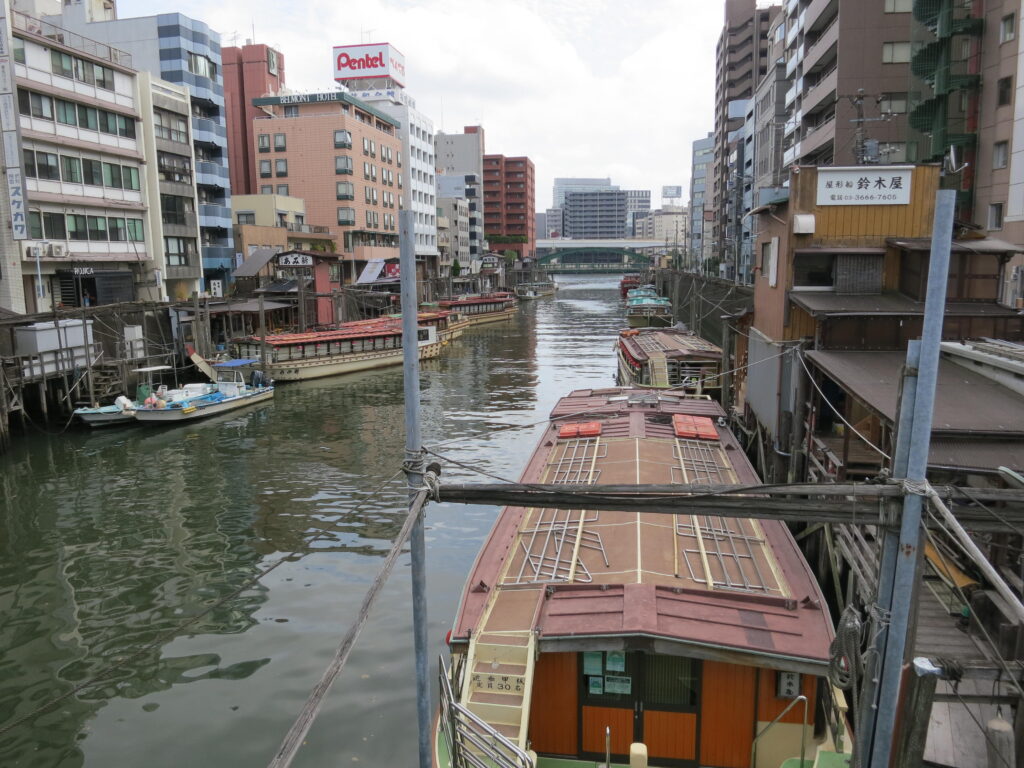 船溜まりと柳橋