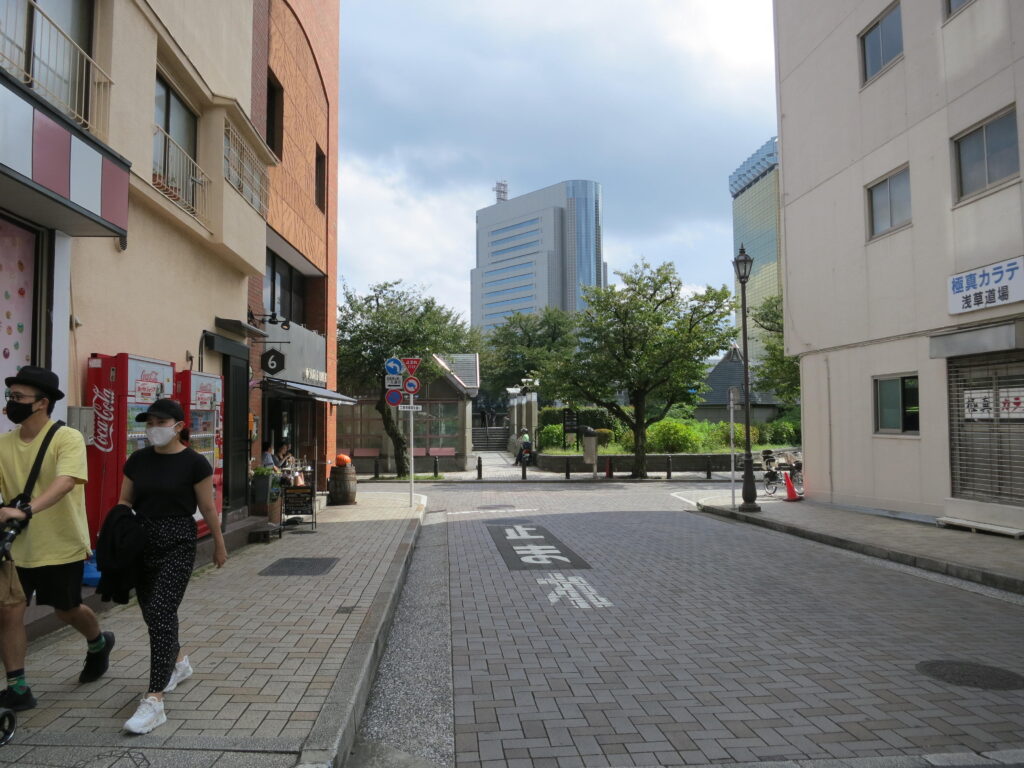 隅田公園と墨田区役所